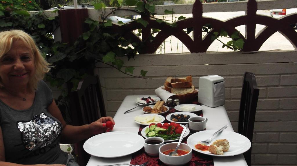 Queen Ra Otel 3*